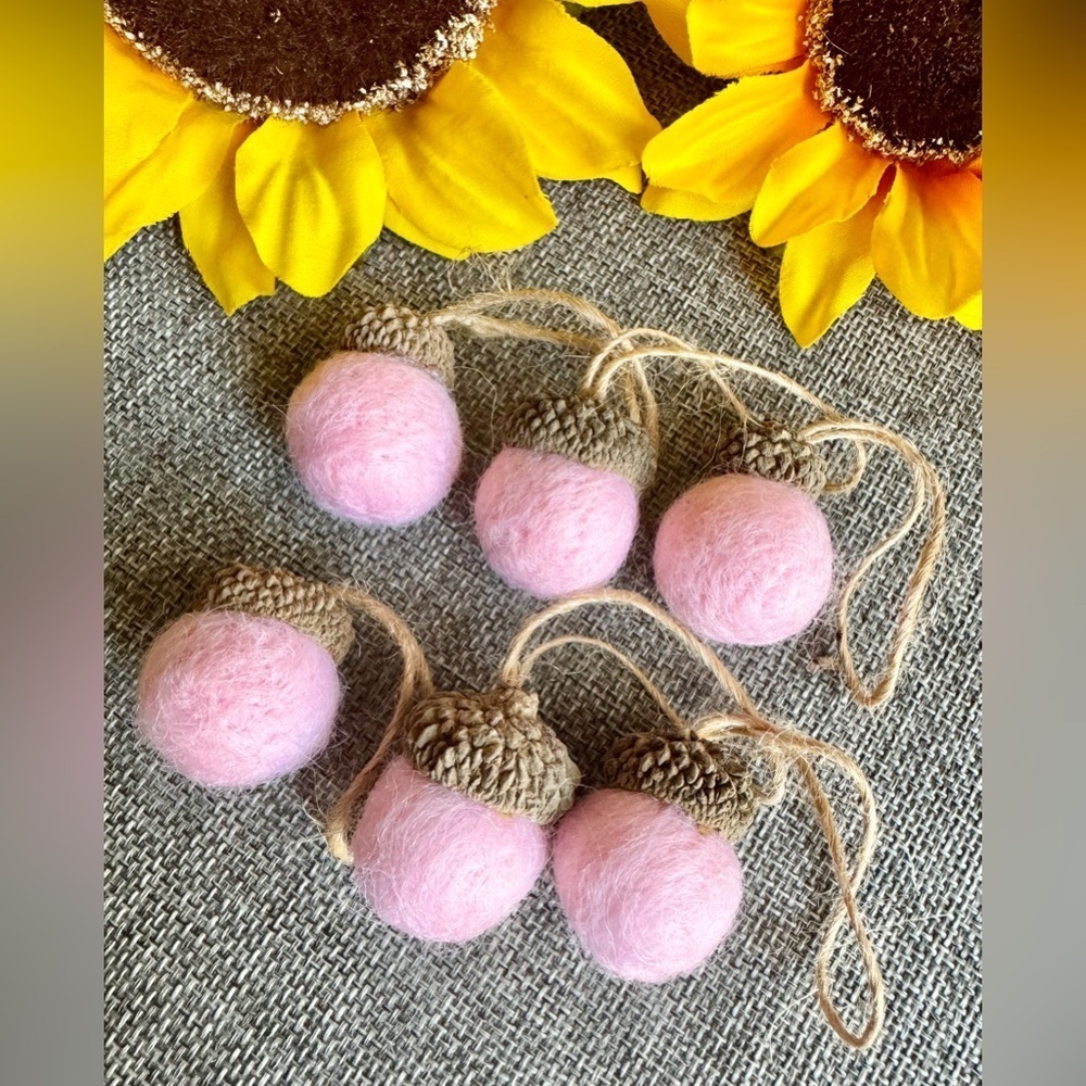 New Fall Autumn Halloween Pink Felted Acorns Set of 6 Felt Ornaments Decor